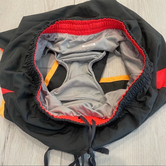 NIKE Gray Brief Lined Running Shorts With Pink And Orange Trim Size XS - Picture 4 of 9